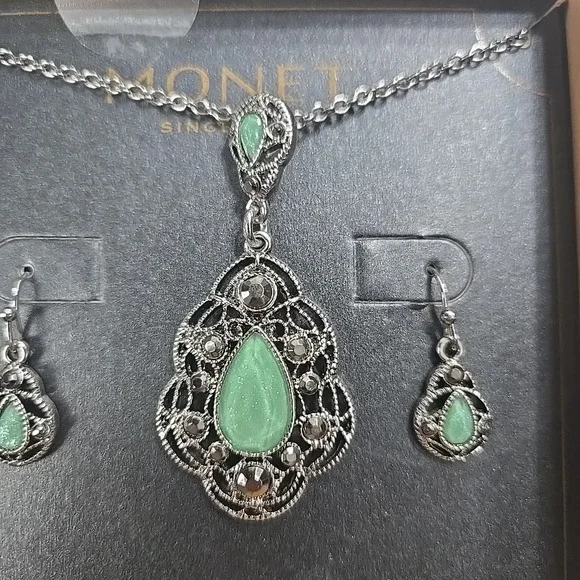 MONET Designer Necklace And Earring Jewelry Set Turquoise Color Silver Tone - Picture 3 of 14